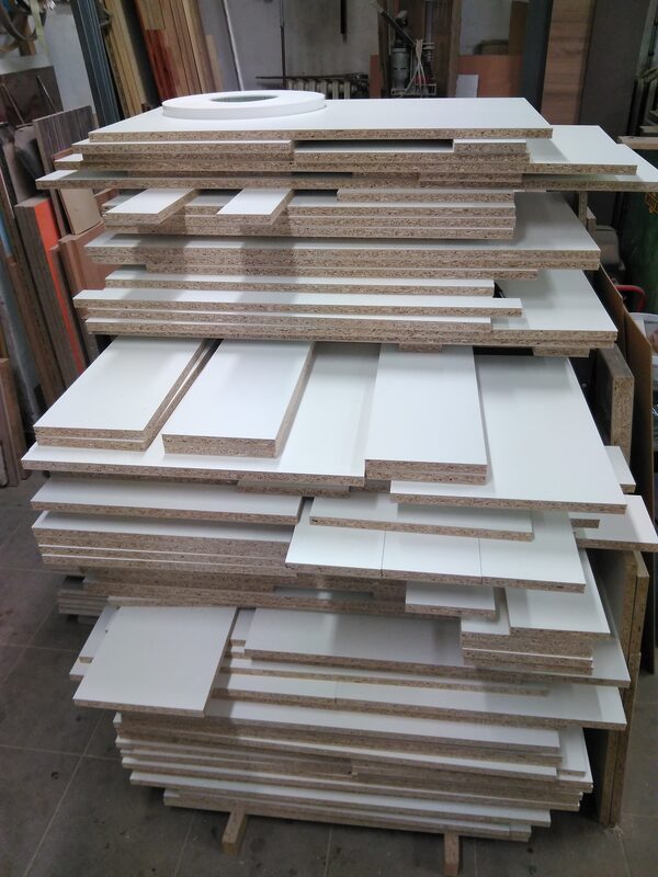 Dielňa Stolárstvo Lago – sklad materiálu DTD