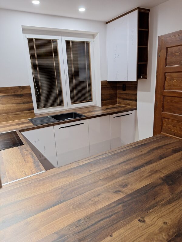 Kuchyňa na mieru – rohový detail s drezom