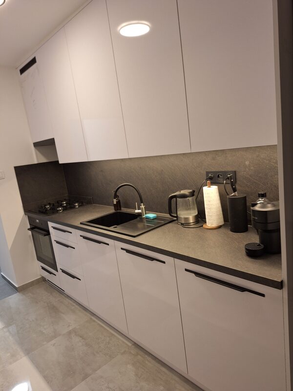 Biela kuchynská linka – kompletná realizácia Bratislava