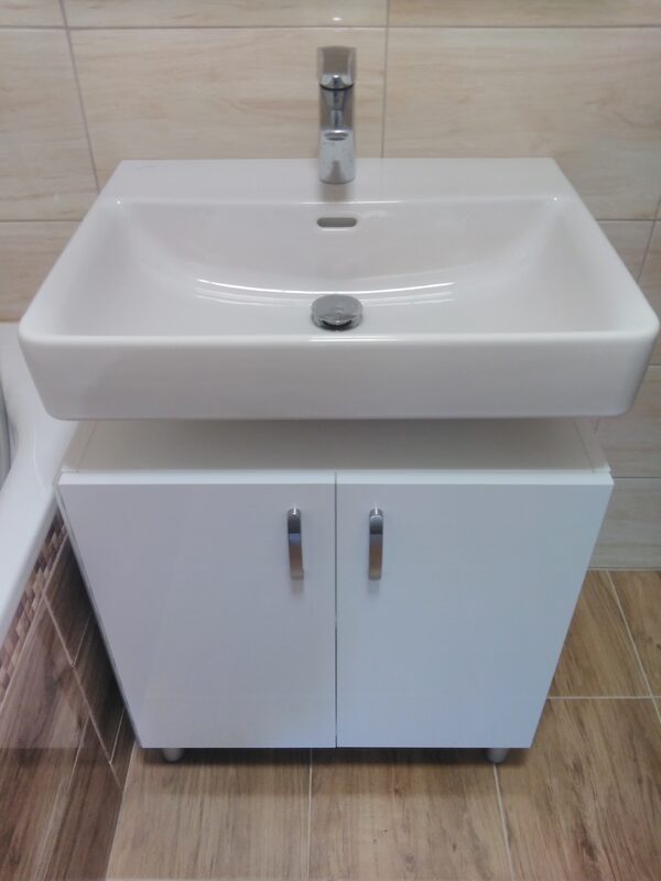 Police na stenu – realizácia Bratislava