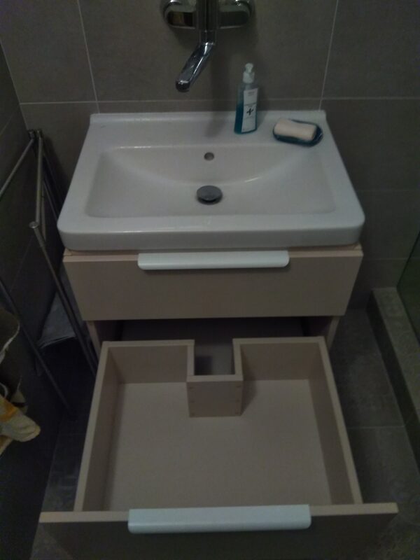 Béžová posuvná skriňa – záverečná realizácia