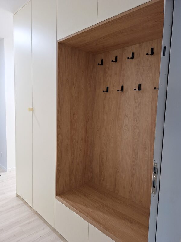 Béžová vstavaná skriňa – záver realizácie